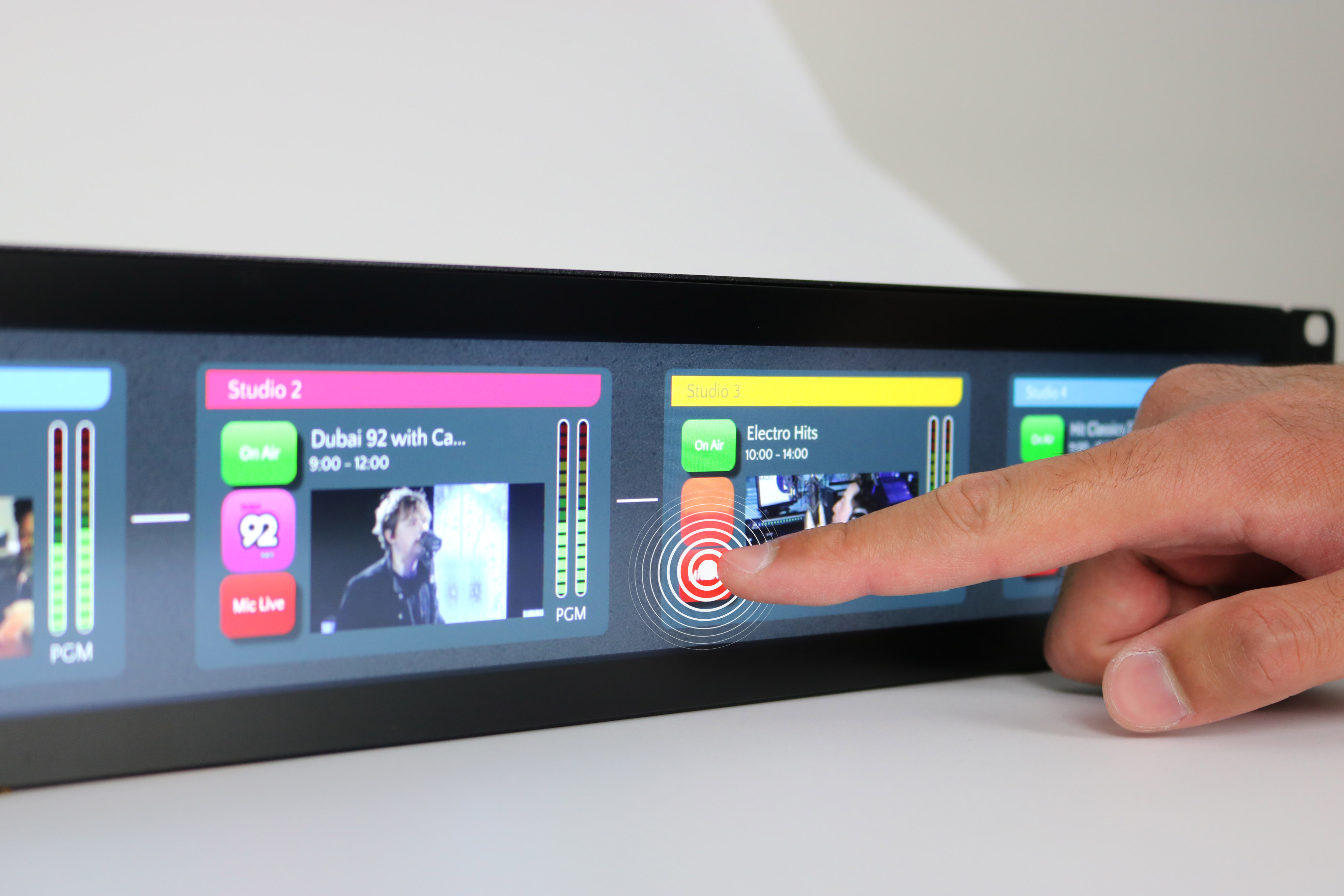 Image of 2RU with Haptic Touchscreen (x86)